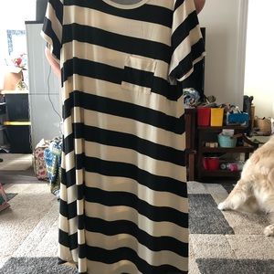 LuLaroe Carly. Black and Tan. Worn once